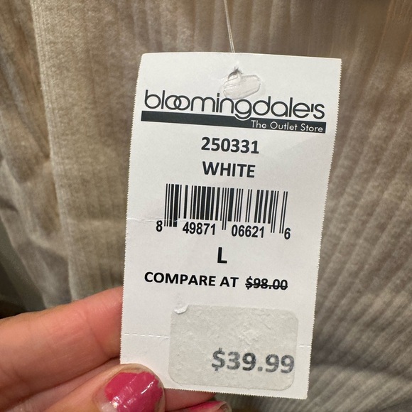 Elegant Cream Sweater for Women - Picture 5 of 6